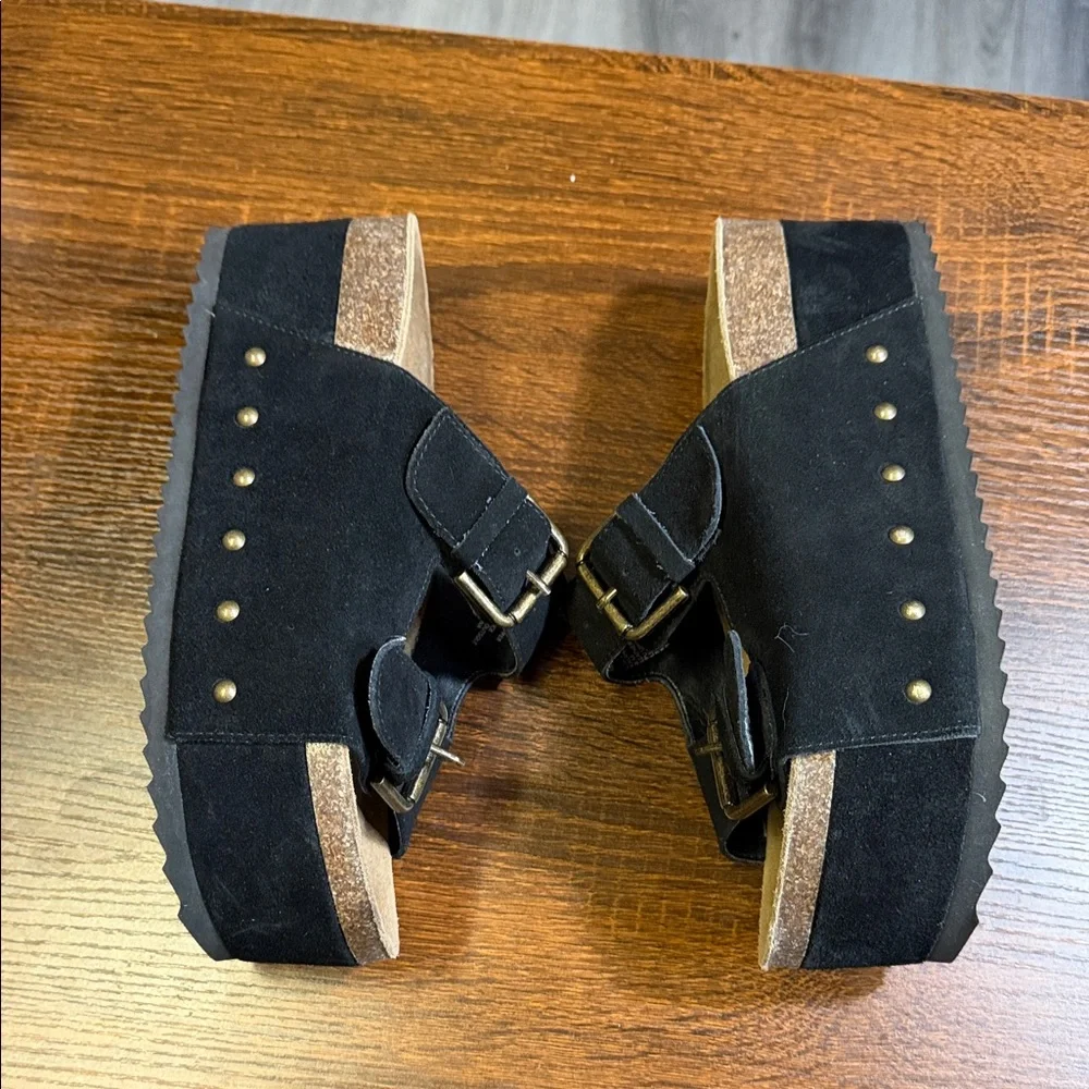 Steve Madden Black Suede Platform Sandals with Gold Studs